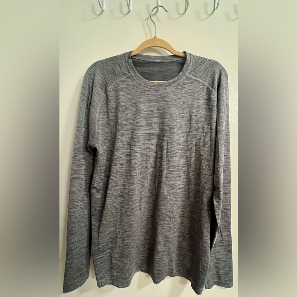 lululemon athletica | Men’s Heathered Gray Long Sleeve Tee
